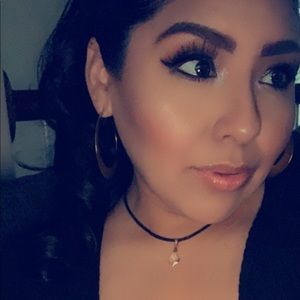 Meet your Posher, Elisa